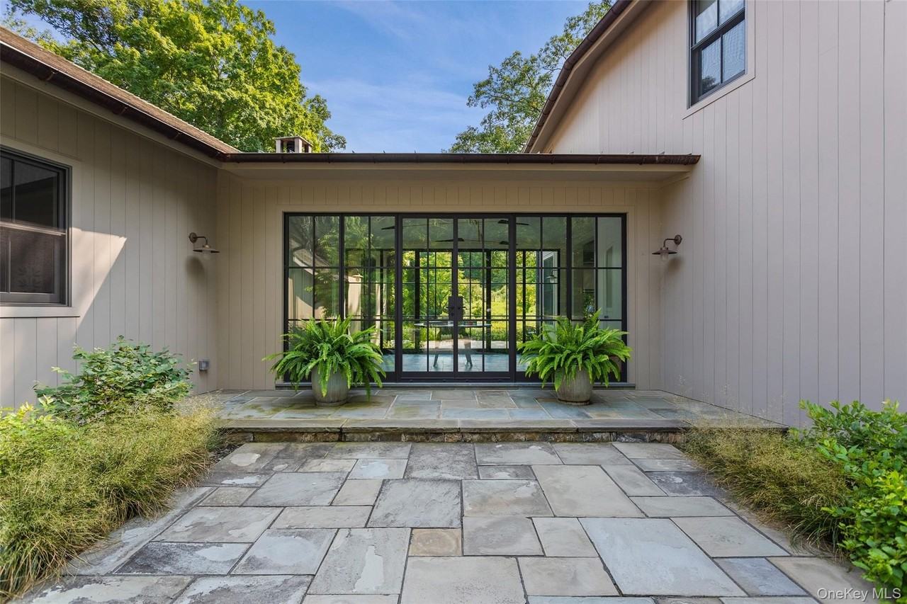 20 Mianus River Rd - Photo 2 of 38