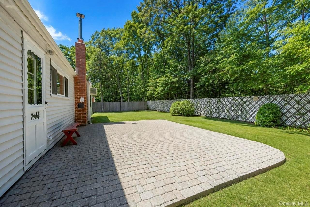 25 Hewes St - Photo 5 of 47