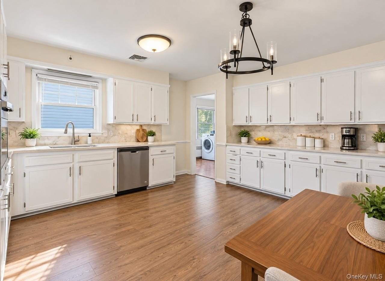 124 Bradford Ave - Photo 6 of 15