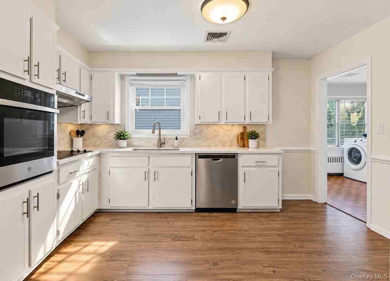 124 Bradford Ave - Photo 7 of 15