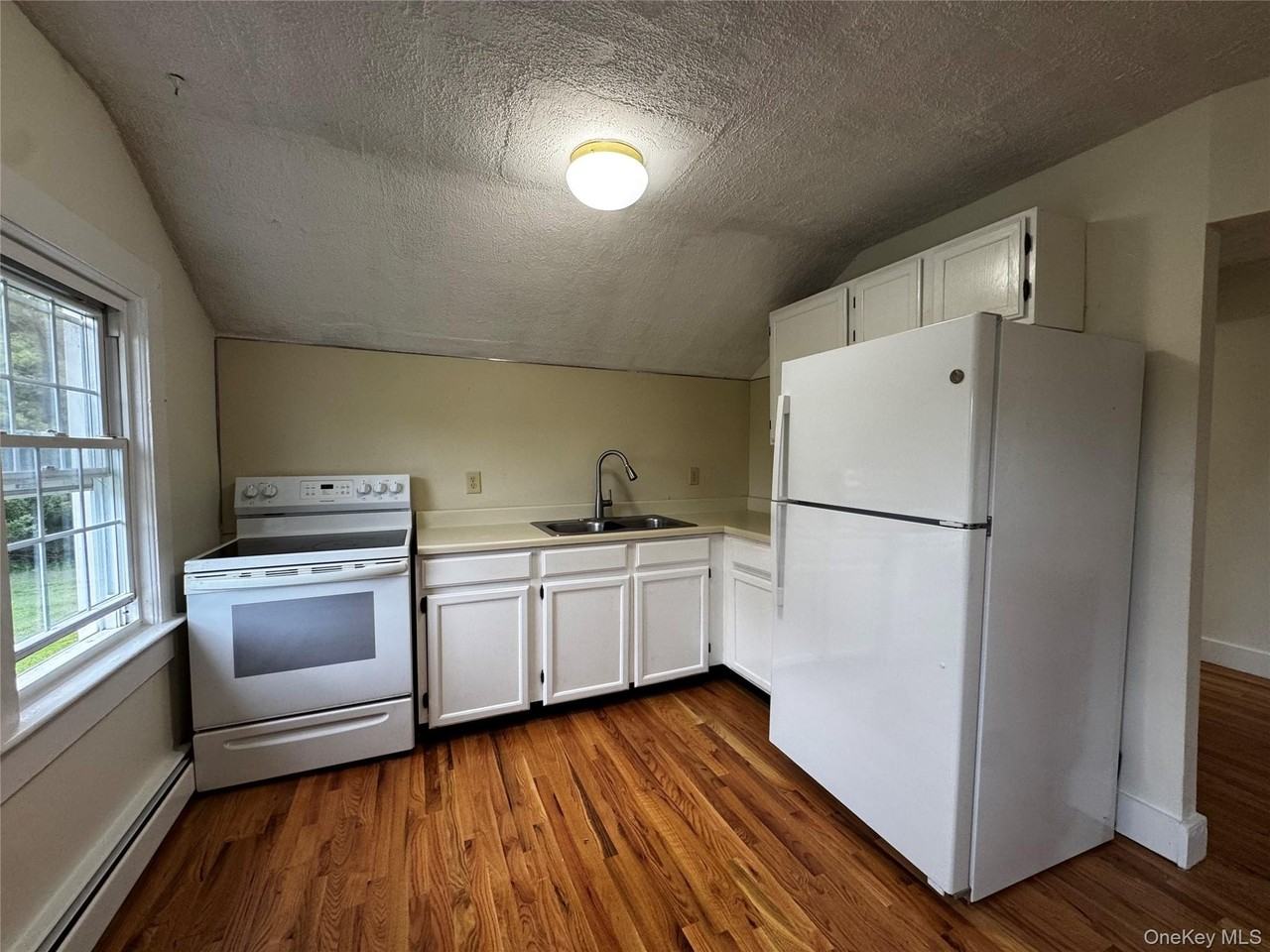 205 Union St #2 - Photo 3 of 11