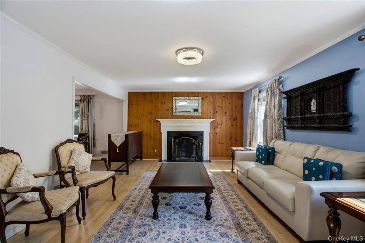 24 Avondale Rd - Photo 3 of 24