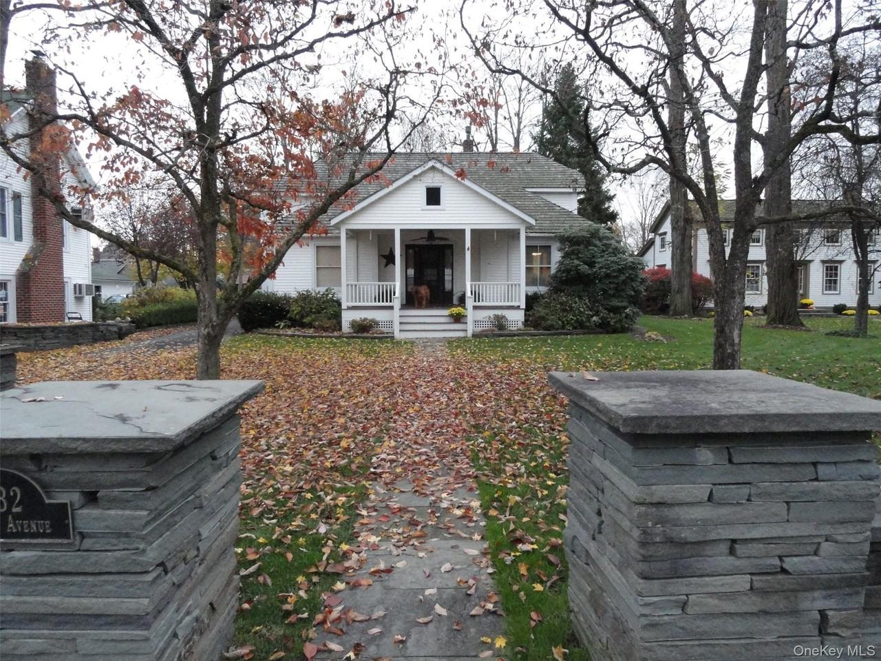 232 Maple Ave - Photo 3 of 17