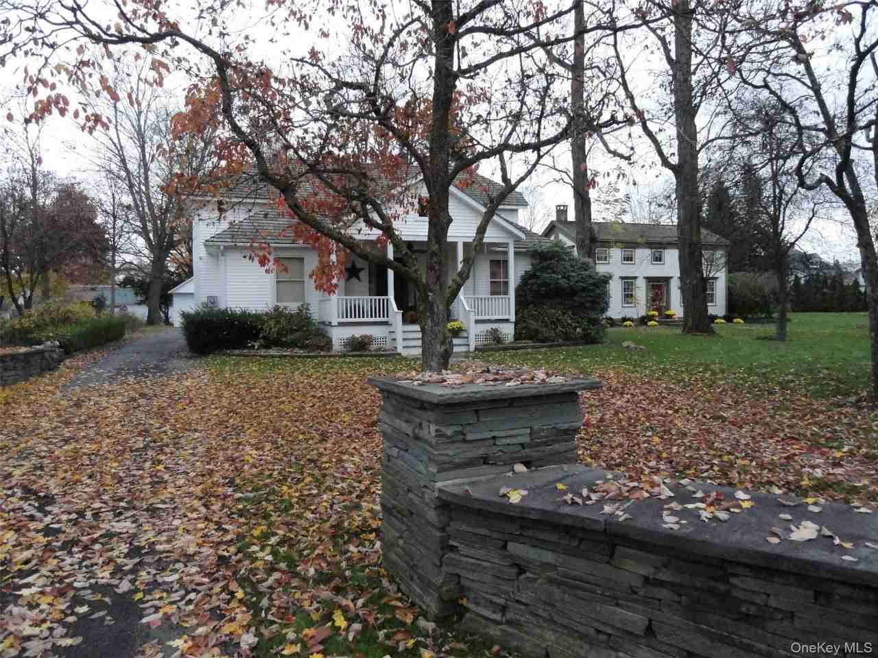 232 Maple Ave - Photo 4 of 17
