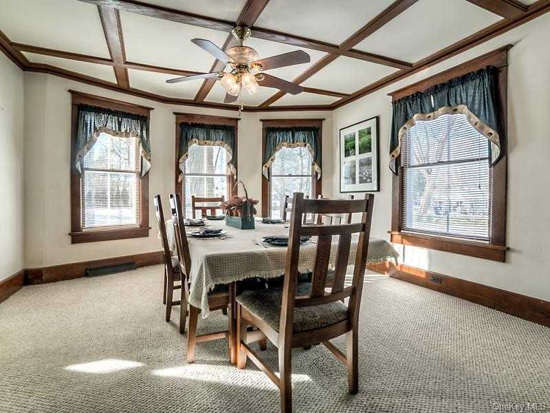 232 Maple Ave - Photo 5 of 17