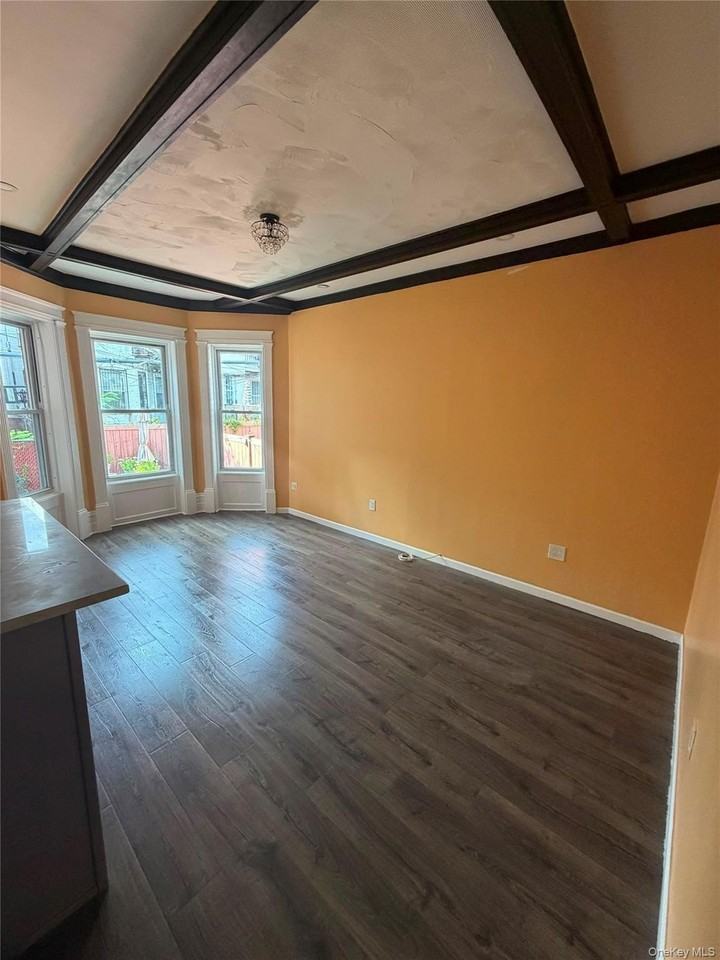 27 Stephens Ct #1F - Photo 3 of 13