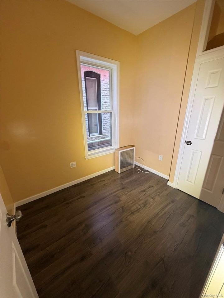 27 Stephens Ct #1F - Photo 7 of 13