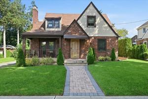 featured image of 201 Glenmore St