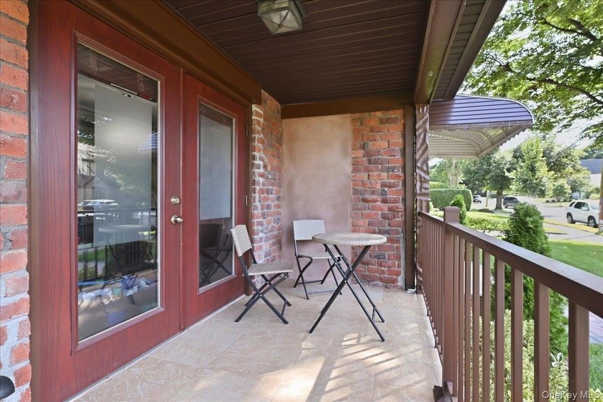 201 Glenmore St - Photo 4 of 26