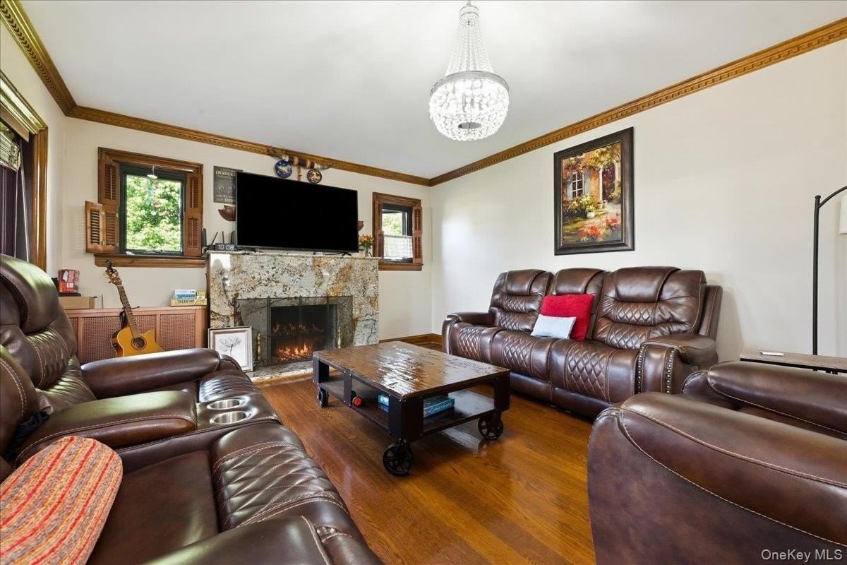 201 Glenmore St - Photo 5 of 26