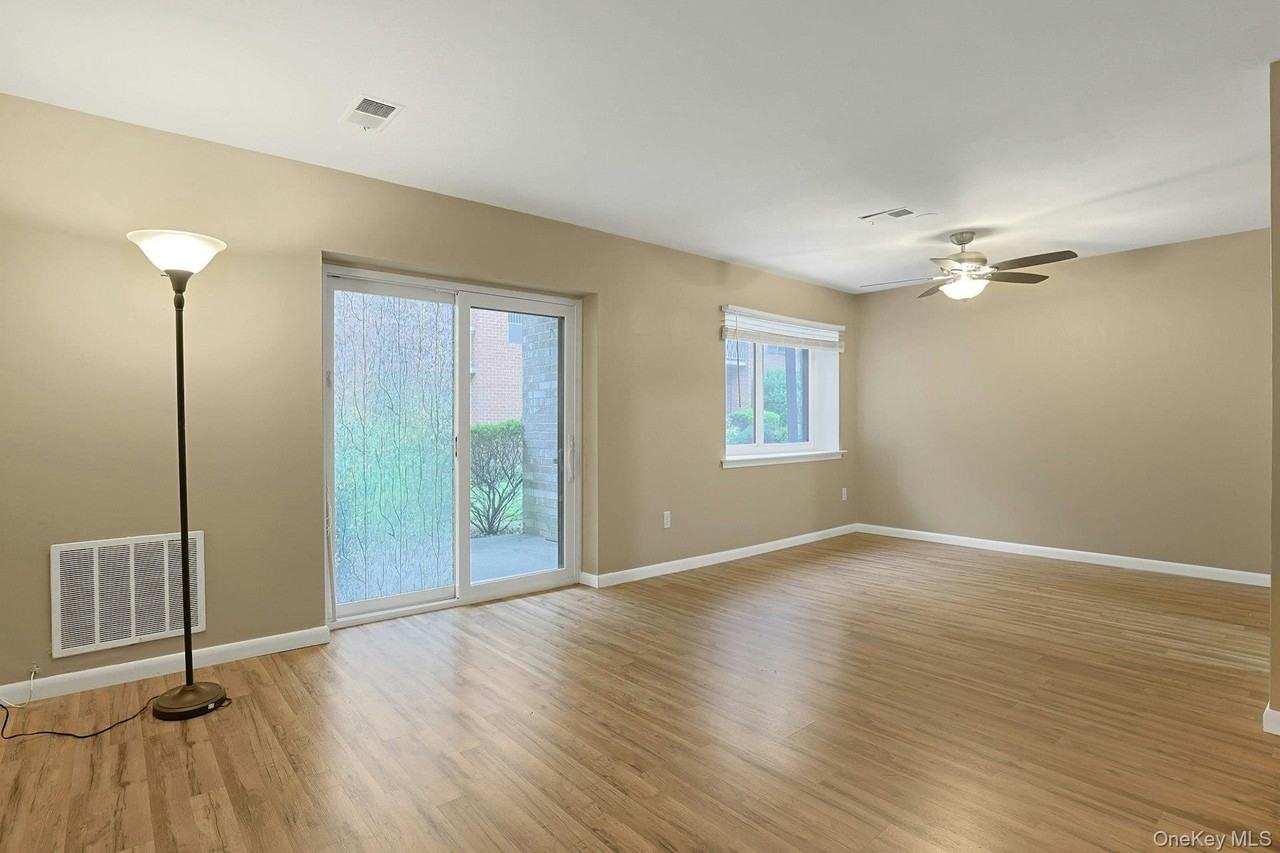 214 Kennedy Dr - Photo 6 of 21