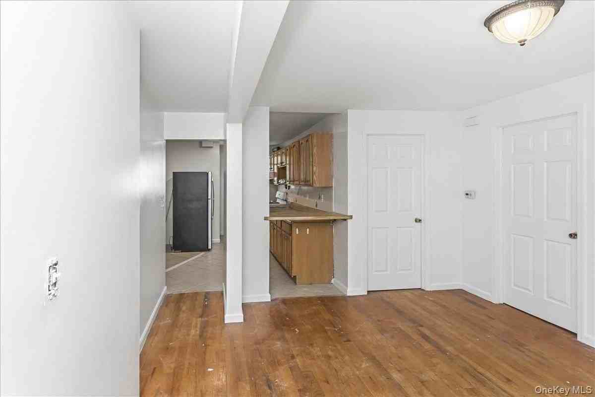 10 E Mineola Ave #1 - Photo 6 of 8