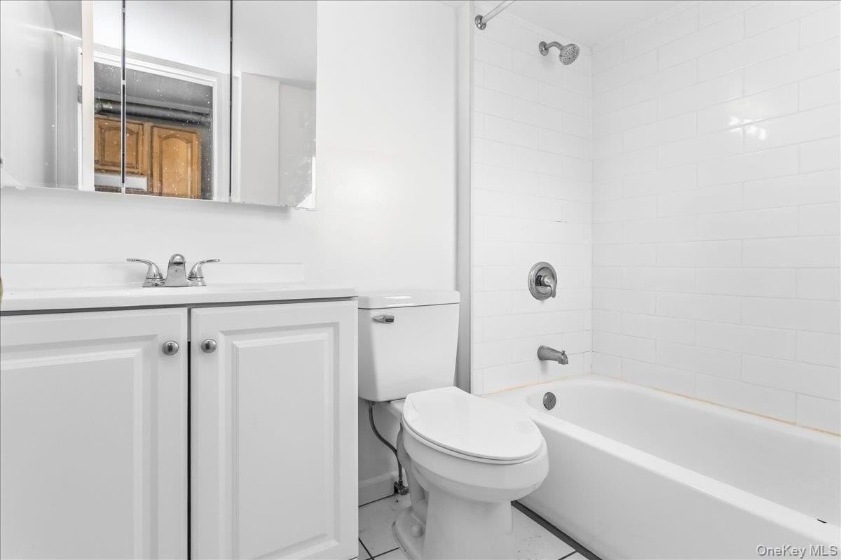 10 E Mineola Ave #1 - Photo 7 of 8