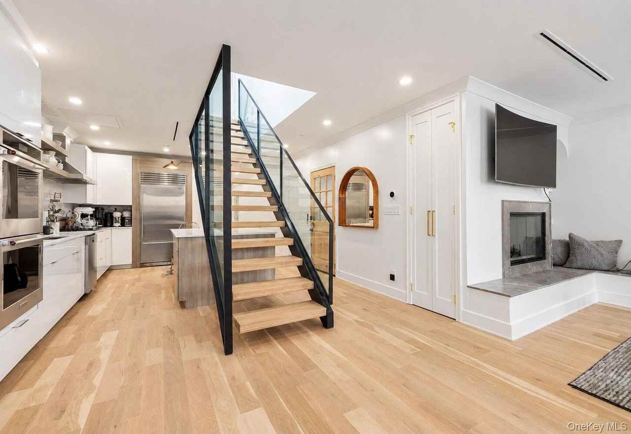 109 Norfolk St #PH - Photo 5 of 14