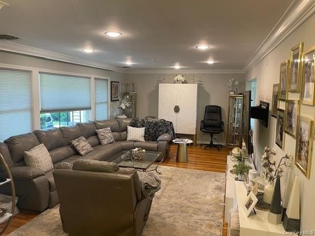 894 Lakeside Dr - Photo 4 of 22