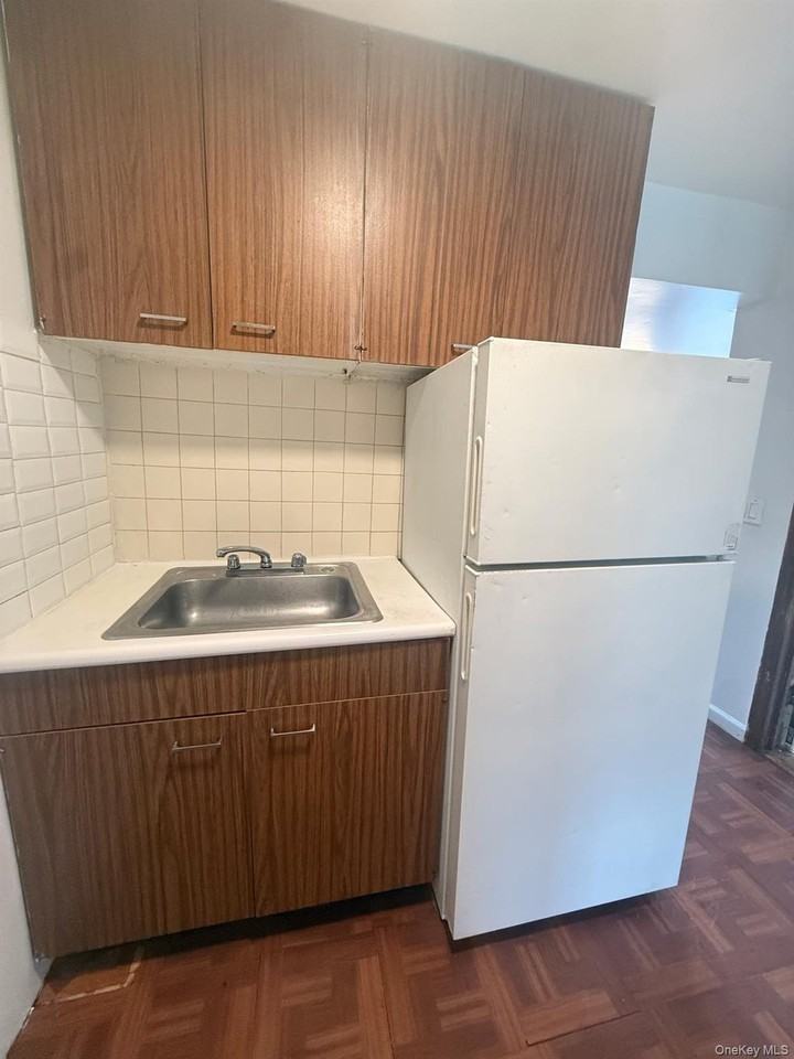 7 Winthrop Ave - Photo 5 of 6