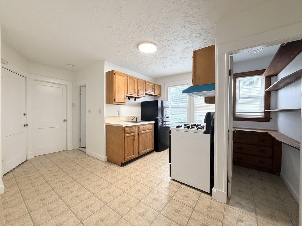 8 Kent St #1R - Photo 5 of 10
