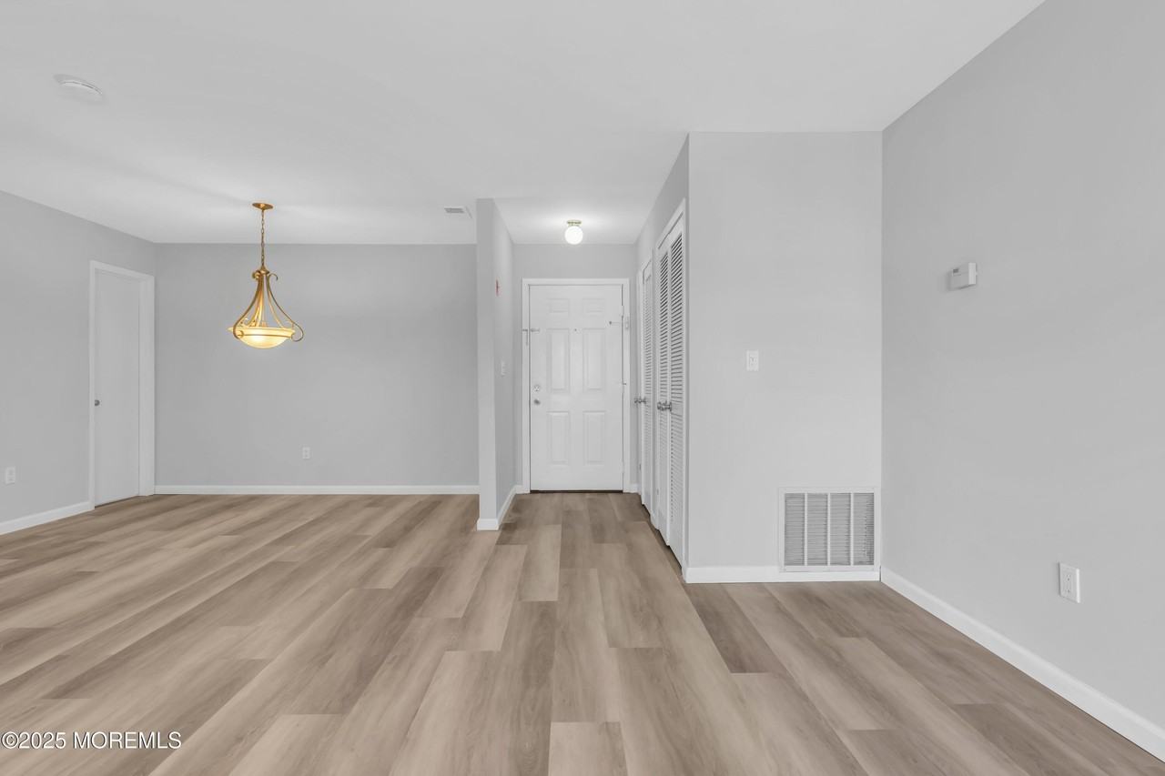 213 Main St #17 - Photo 3 of 15