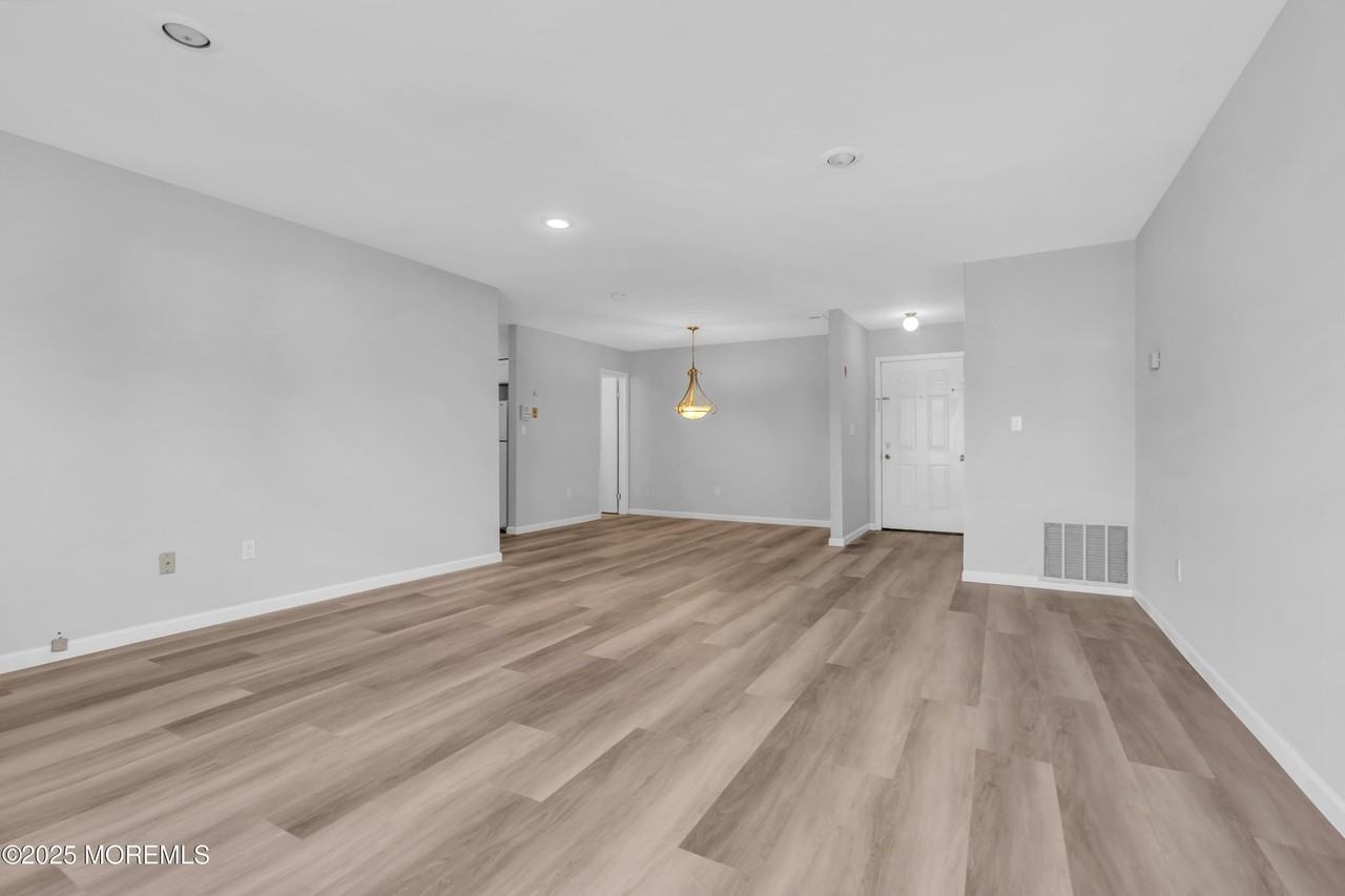 213 Main St #17 - Photo 6 of 15