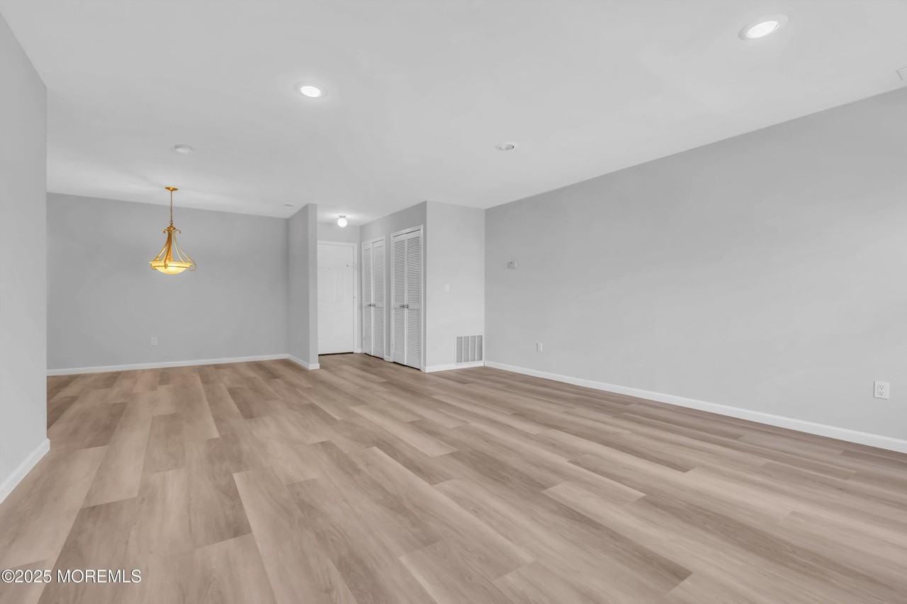 213 Main St #17 - Photo 7 of 15