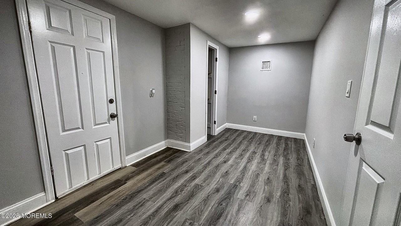 614 Pine St #1 - Photo 3 of 6