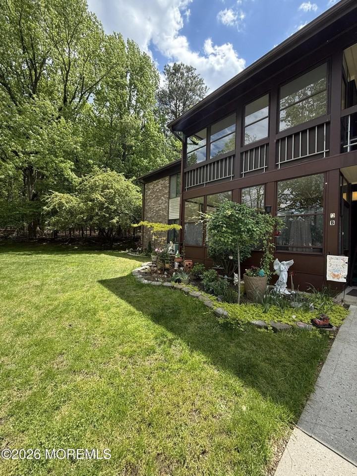 105 Amberly Dr #D