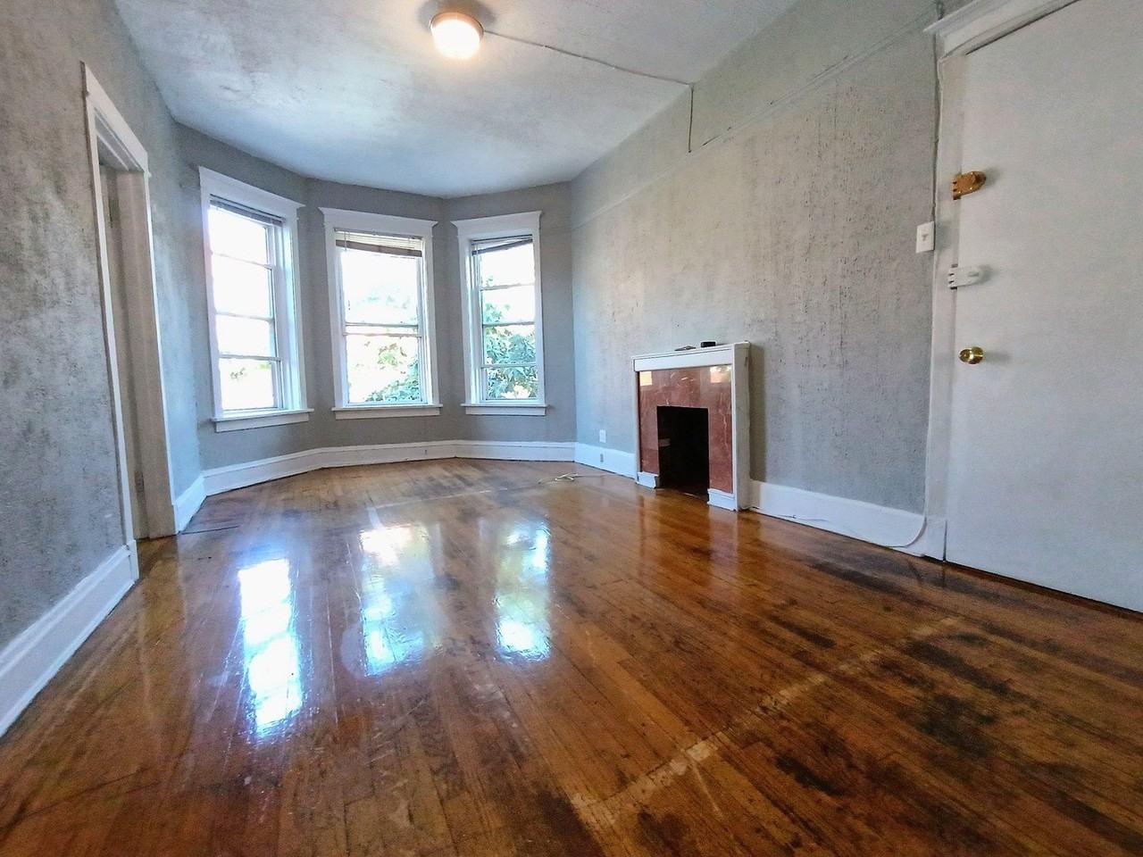 3516 N Broadway St #2 - Photo 2 of 16