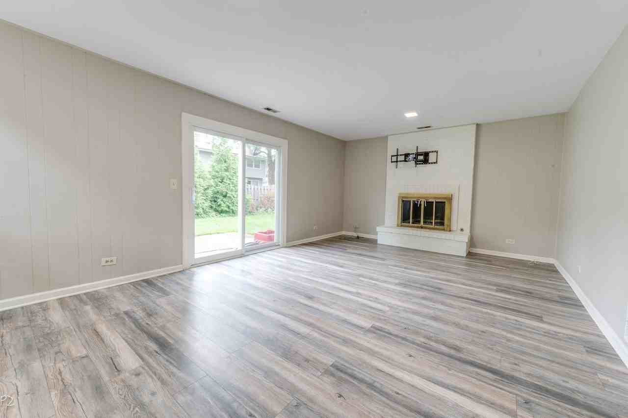 5S735 Park Meadow Dr - Photo 6 of 20