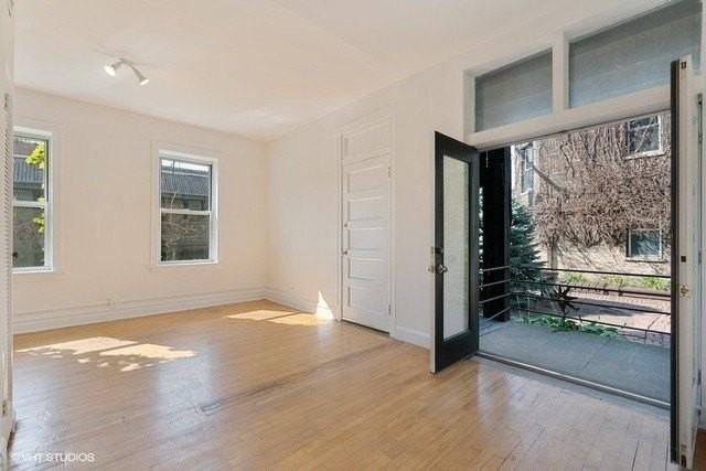 732 W 19th St #1R - Photo 3 of 9