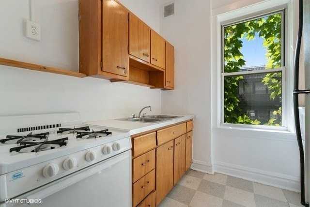 732 W 19th St #1R - Photo 4 of 9