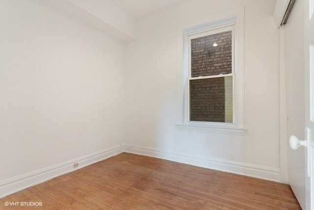 732 W 19th St #1R - Photo 6 of 9
