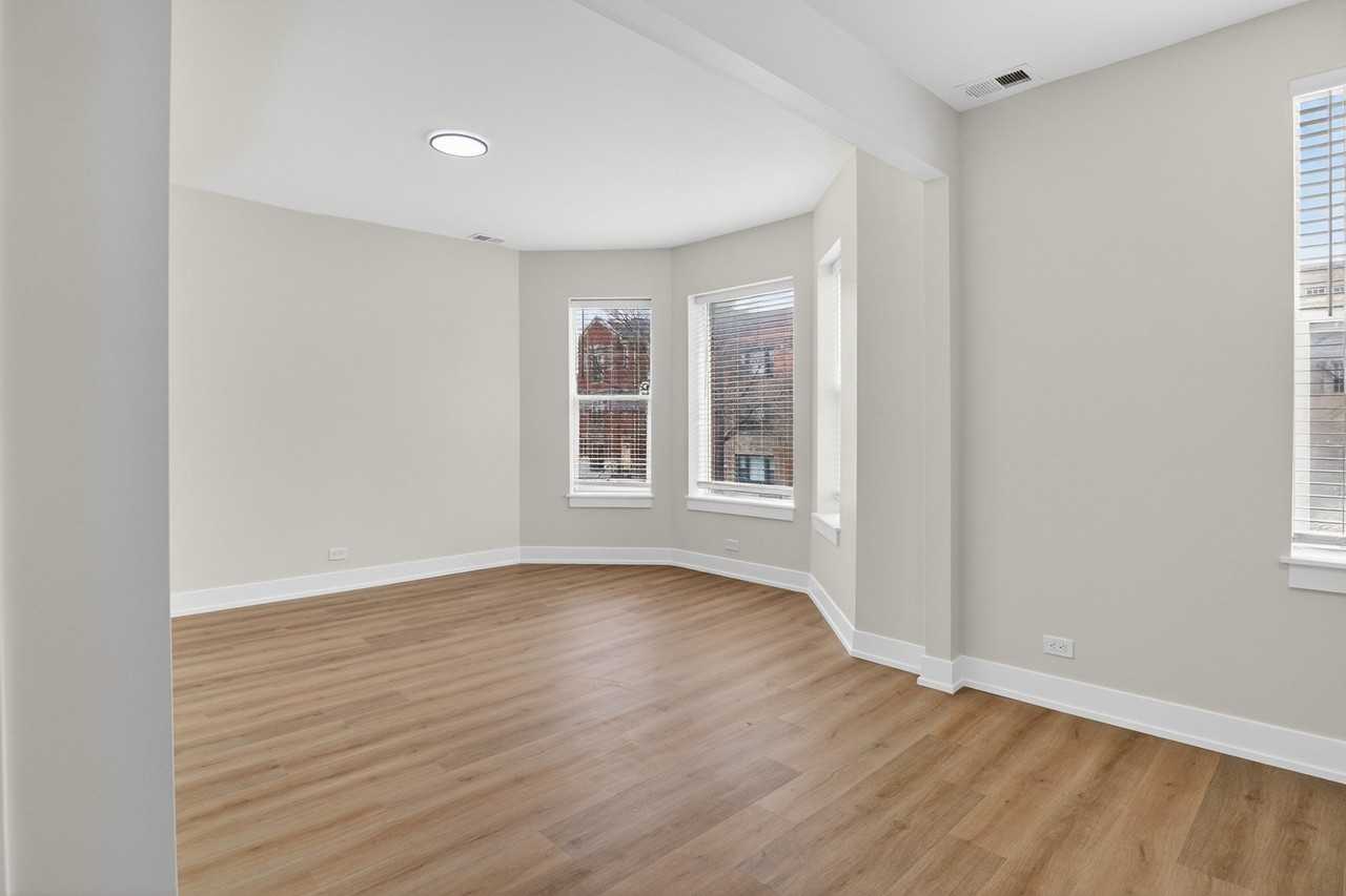 4622 S Calumet Ave #1N - Photo 5 of 35