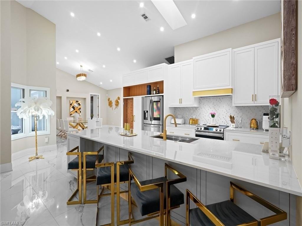 2140 Harlans Run - Photo 2 of 37