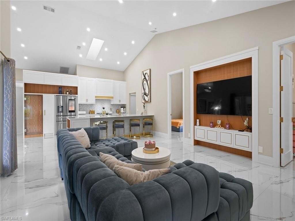 2140 Harlans Run - Photo 3 of 37