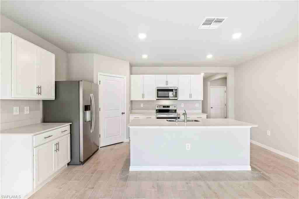9016 Lawn Ct - Photo 2 of 16