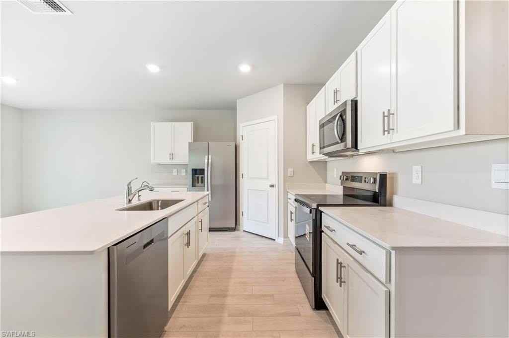 9016 Lawn Ct - Photo 4 of 16