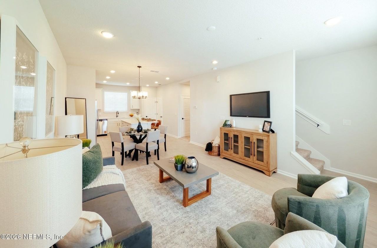 160 Barstow Pl - Photo 7 of 18