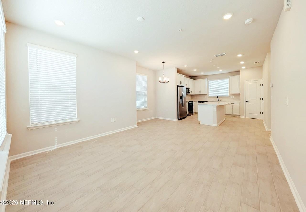 162 Barstow Pl - Photo 4 of 19
