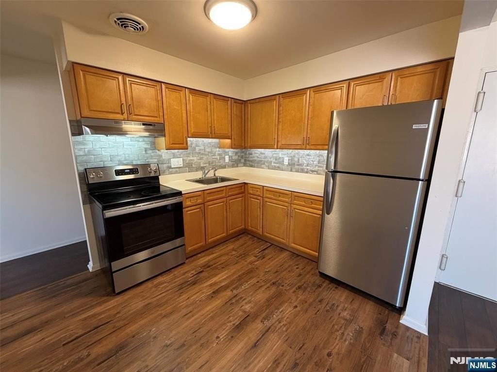 227 13th St #B6 - Photo 6 of 9