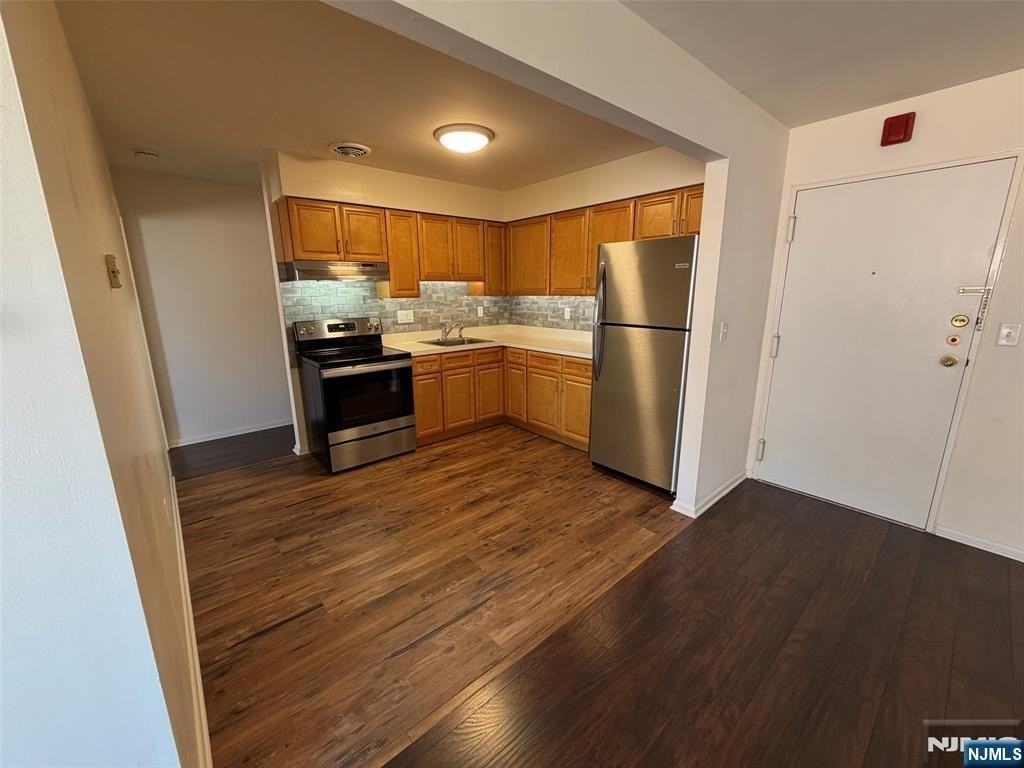 227 13th St #B6 - Photo 7 of 9
