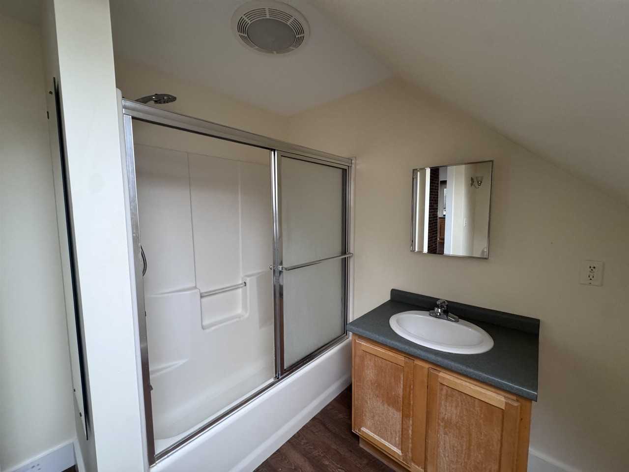 168 Fleet St - Photo 2 of 7