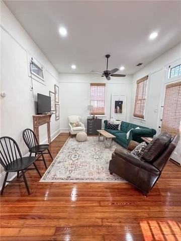 608 Spain St - Photo 2 of 17