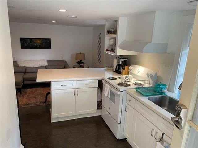 2433 Joseph St #B - Photo 4 of 18
