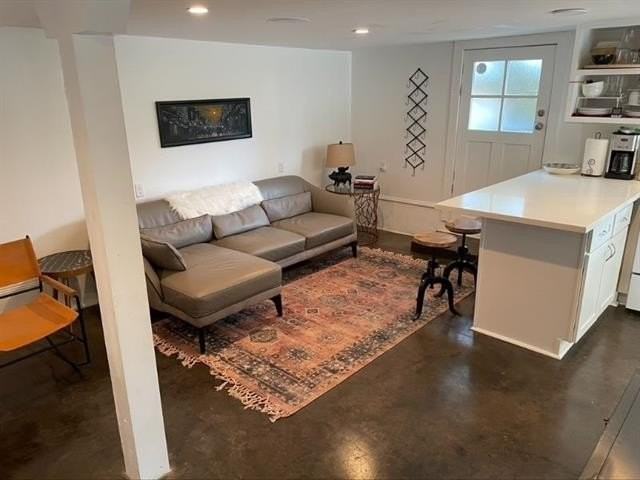 2433 Joseph St #B - Photo 7 of 18