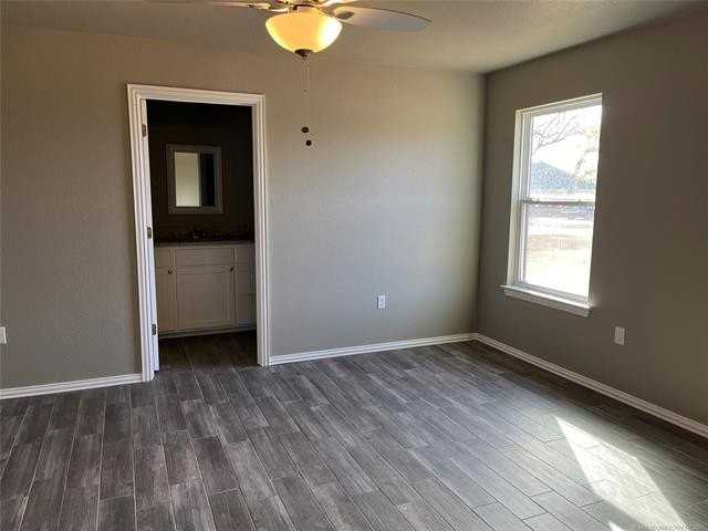 311 W Wilson Ave - Photo 4 of 9
