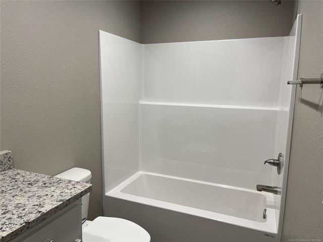 311 W Wilson Ave - Photo 5 of 9