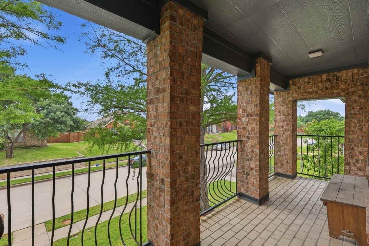 3705 Menard Dr - Photo 5 of 38