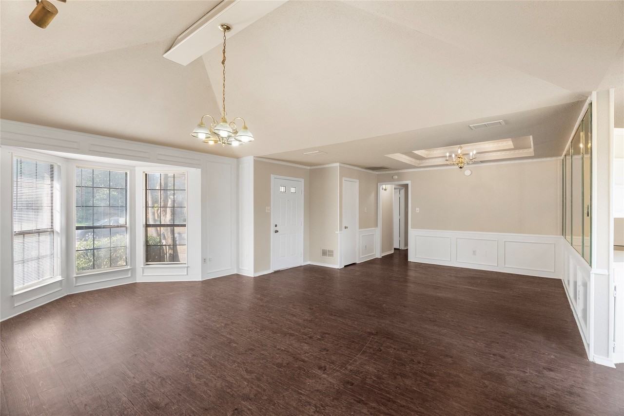 1933 Lavaca Trl - Photo 6 of 28