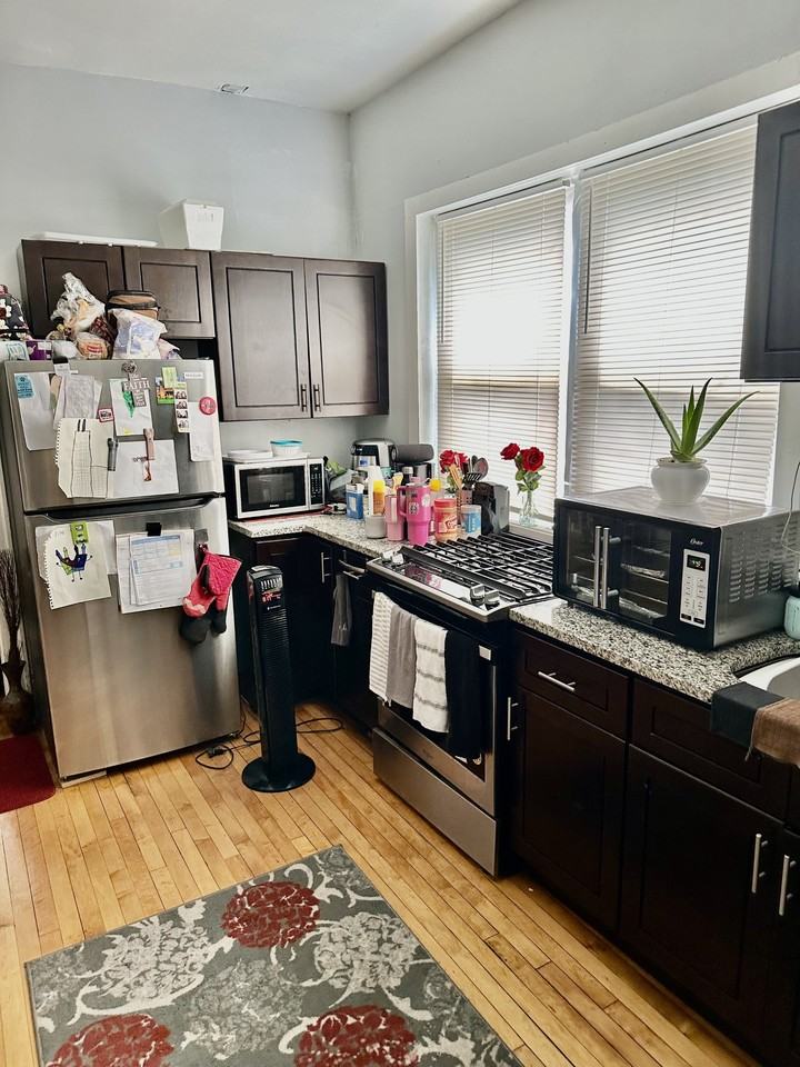 1824 W 46th St #2F - Photo 2 of 12