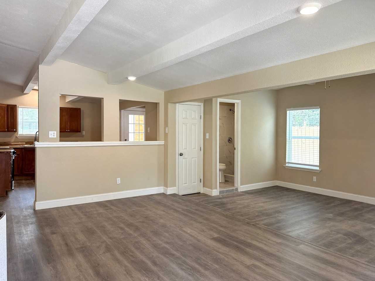 108 Jenny Kay Ln - Photo 3 of 17